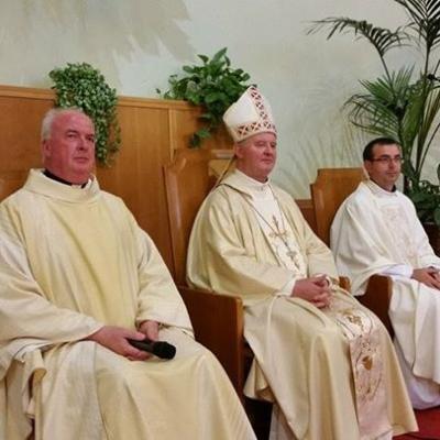 1 iunie: Roma: Prima sfântă Împărtăşanie la Grotte Celoni