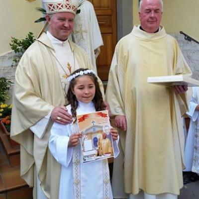 1 iunie: Roma: Prima sfântă Împărtăşanie la Grotte Celoni