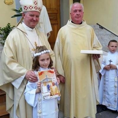 1 iunie: Roma: Prima sfântă Împărtăşanie la Grotte Celoni