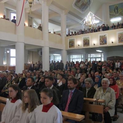 1 iunie: Moineşti: Sărbătoarea hramului şi prezentarea Bibliei