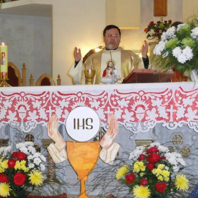 1 iunie: Răducăneni: 32 de copii au primit Prima Sfântă Împărtăşanie