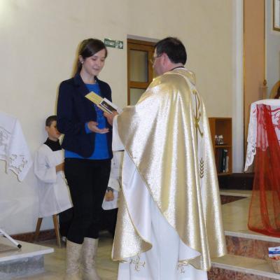 1 iunie: Răducăneni: 32 de copii au primit Prima Sfântă Împărtăşanie