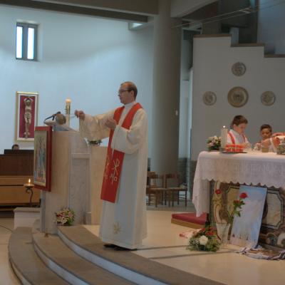 2 iunie: Cesano (Italia): Administrarea sfântului Mir