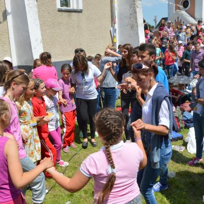 7 iunie: Valea Mare: Sărbătoarea Copiilor "Cu Isus sunt fericit!"