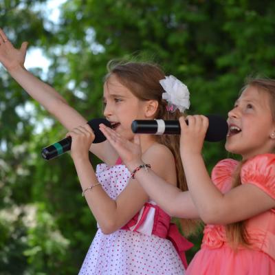 7 iunie: Valea Mare: Sărbătoarea Copiilor "Cu Isus sunt fericit!"