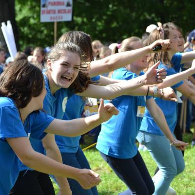 7 iunie: Valea Mare: Sărbătoarea Copiilor "Cu Isus sunt fericit!"
