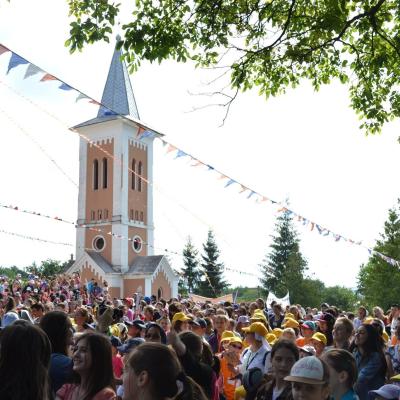7 iunie: Valea Mare: Sărbătoarea Copiilor "Cu Isus sunt fericit!"