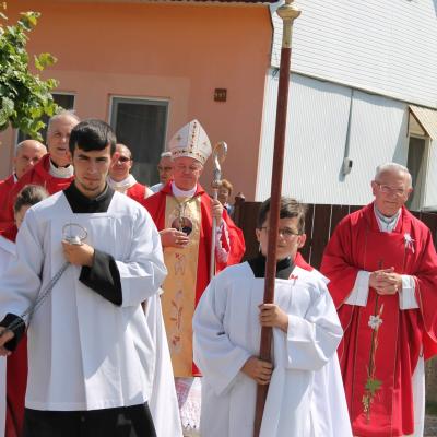 8 iunie: Sfinţirea bisericilor renovate din filialele Putna şi Clit