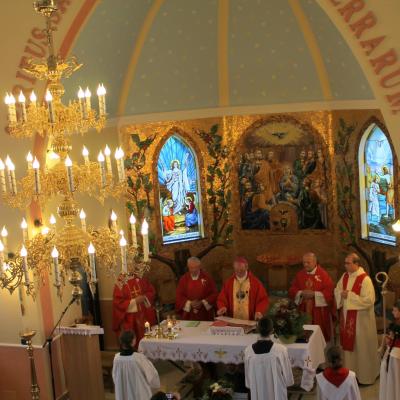 8 iunie: Sfinţirea bisericilor renovate din filialele Putna şi Clit