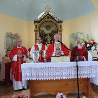 8 iunie: Sfinţirea bisericilor renovate din filialele Putna şi Clit