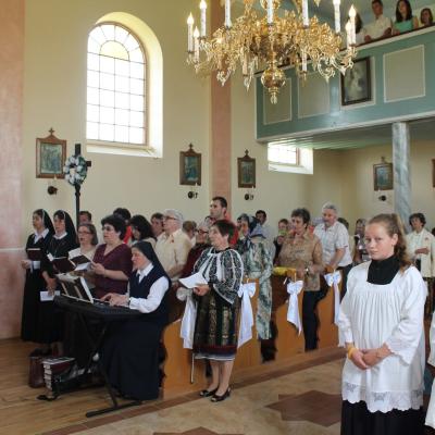 8 iunie: Sfinţirea bisericilor renovate din filialele Putna şi Clit