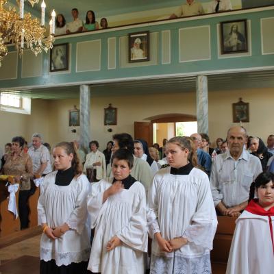 8 iunie: Sfinţirea bisericilor renovate din filialele Putna şi Clit