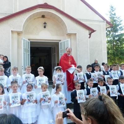 8 iunie: Ploscuţeni: Prima Împărtăşanie