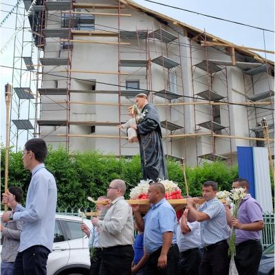 13 iunie: Iaşi ("Sfântul Anton"): Hramul parohiei.
