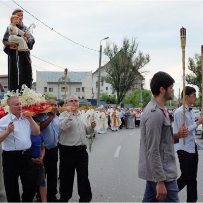 13 iunie: Iaşi ("Sfântul Anton"): Hramul parohiei.