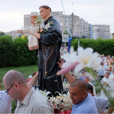 13 iunie: Iaşi ("Sfântul Anton"): Hramul parohiei.