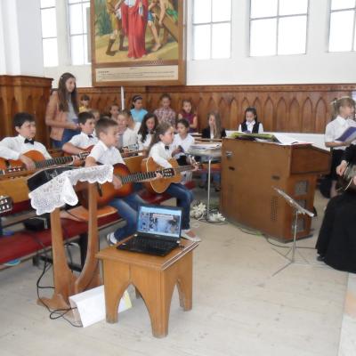15 iunie: Gioseni: "Cutia Speranţei", darul pentru copiii din Kenya