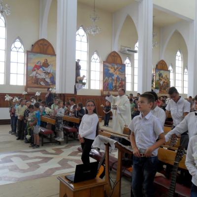 15 iunie: Gioseni: "Cutia Speranţei", darul pentru copiii din Kenya