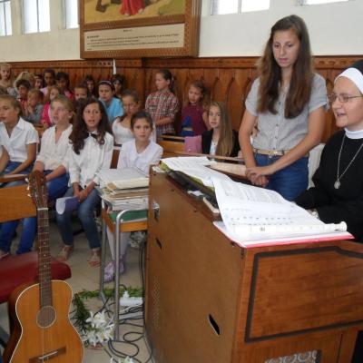 15 iunie: Gioseni: "Cutia Speranţei", darul pentru copiii din Kenya