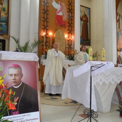 15 iunie: Gioseni: "Cutia Speranţei", darul pentru copiii din Kenya