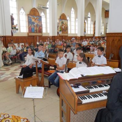 15 iunie: Gioseni: "Cutia Speranţei", darul pentru copiii din Kenya