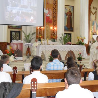 15 iunie: Gioseni: "Cutia Speranţei", darul pentru copiii din Kenya