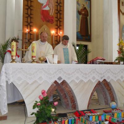 15 iunie: Gioseni: "Cutia Speranţei", darul pentru copiii din Kenya