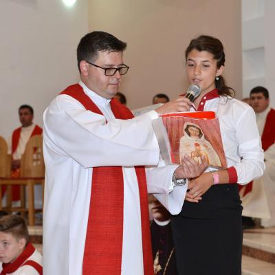 15 iunie: Bacău - "Sfântul Nicolae": Administrarea sfântului Mir
