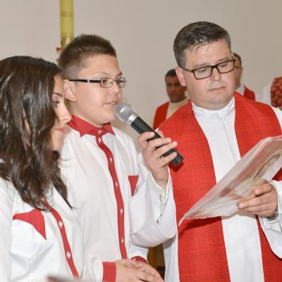 15 iunie: Bacău - "Sfântul Nicolae": Administrarea sfântului Mir
