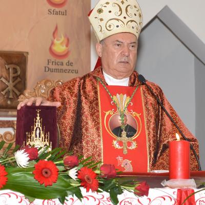 15 iunie: Bacău - "Sfântul Nicolae": Administrarea sfântului Mir