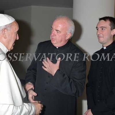16 iunie: Roma: Credincioşi români prezenţi la sfânta Liturghie celebrată de papa Francisc în "Domus Sanctae Marthae". Foto: "L' Osservatore romano"