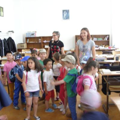 16 iunie: Iugani: "Rămas bun, frumoasă grădiniţă"