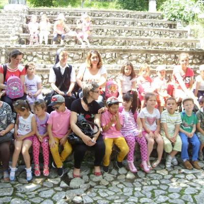 16 iunie: Iugani: "Rămas bun, frumoasă grădiniţă"