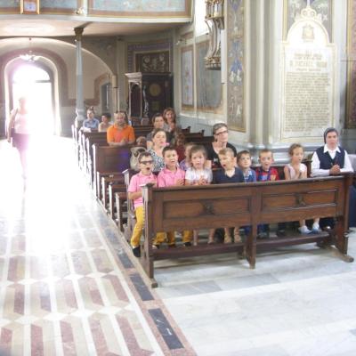 16 iunie: Iugani: "Rămas bun, frumoasă grădiniţă"
