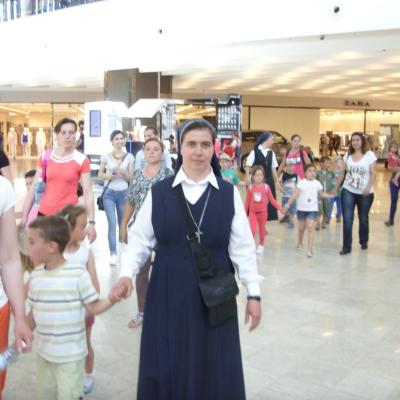 16 iunie: Iugani: "Rămas bun, frumoasă grădiniţă"