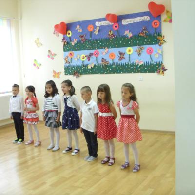 16 iunie: Iugani: "Rămas bun, frumoasă grădiniţă"