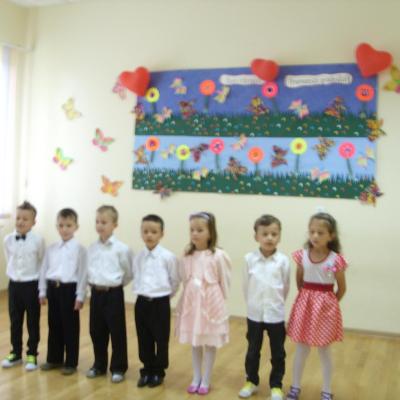 16 iunie: Iugani: "Rămas bun, frumoasă grădiniţă"