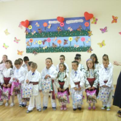 16 iunie: Iugani: "Rămas bun, frumoasă grădiniţă"