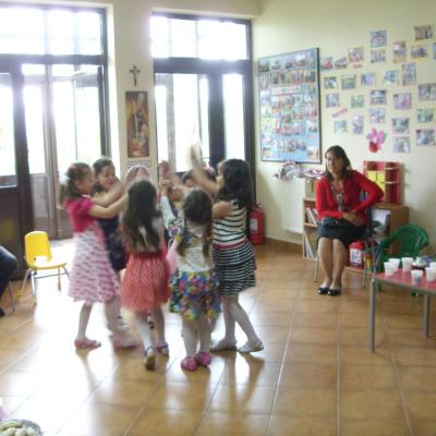 16 iunie: Iugani: "Rămas bun, frumoasă grădiniţă"