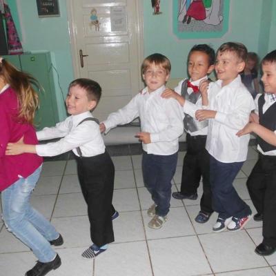 18 iunie: Săbăoani: Rămâi cu bine, grădiniţă!