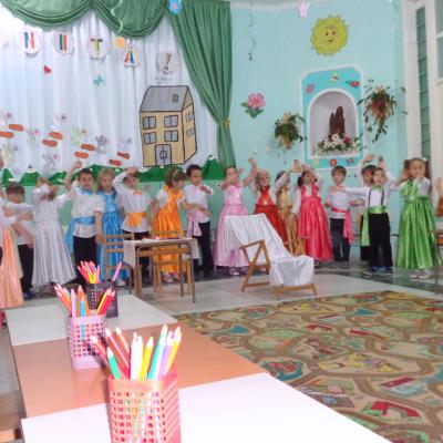 18 iunie: Săbăoani: Rămâi cu bine, grădiniţă!