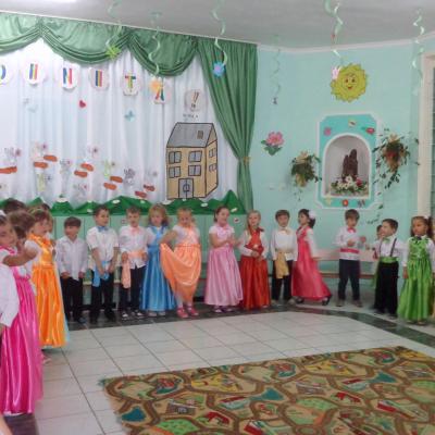 18 iunie: Săbăoani: Rămâi cu bine, grădiniţă!