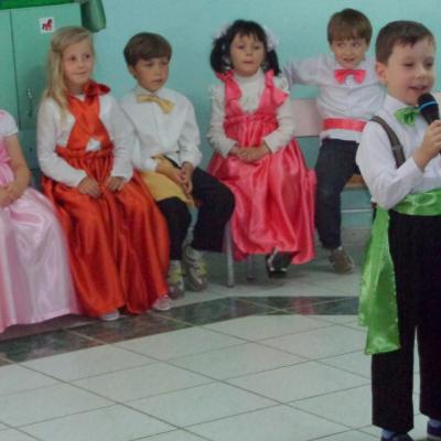 18 iunie: Săbăoani: Rămâi cu bine, grădiniţă!