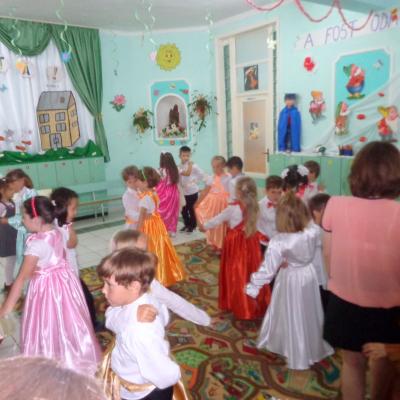 18 iunie: Săbăoani: Rămâi cu bine, grădiniţă!
