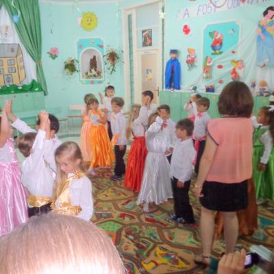 18 iunie: Săbăoani: Rămâi cu bine, grădiniţă!