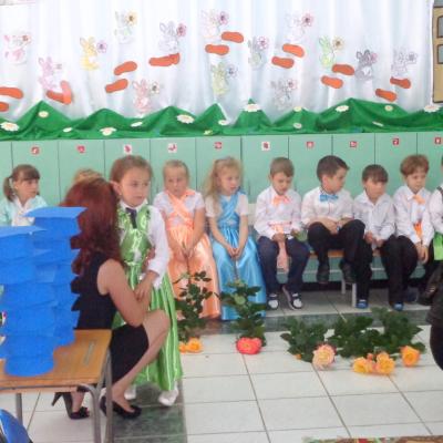 18 iunie: Săbăoani: Rămâi cu bine, grădiniţă!