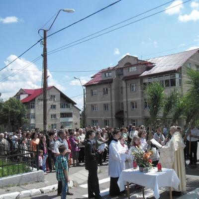 22 iunie: Moineşti: Procesiune în solemnitatea Corpus Domini