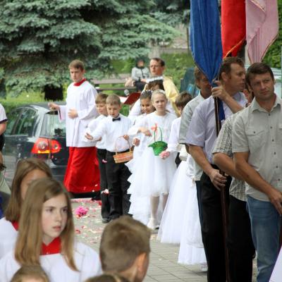 22 iunie: Suceava: Prima Sfântă Împărtăşanie şi procesiune de Joia Verde