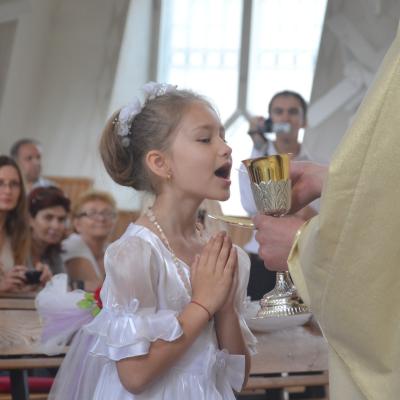 22 iunie: Focşani: Prima Sfântă Împărtăşanie