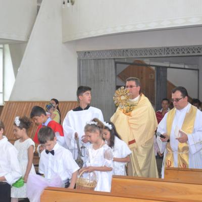 22 iunie: Focşani: Prima Sfântă Împărtăşanie